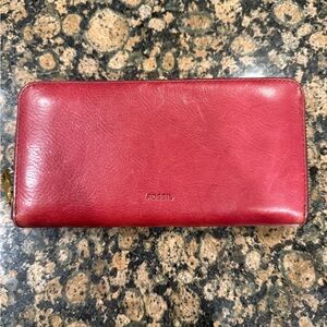 Fossil Red Leather Wallet (SEE DESCRIPTION/PHOTOS)
